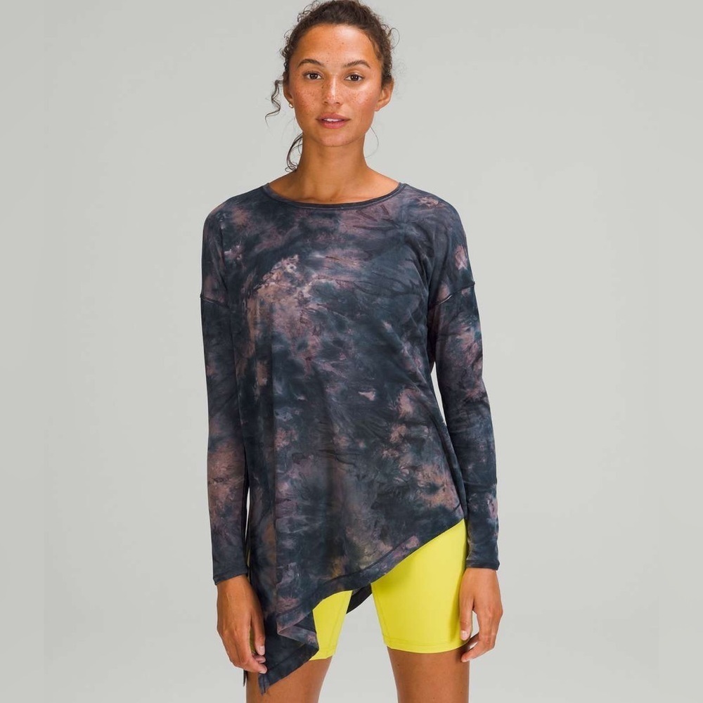 Lululemon To The Point Long Sleeve Mist Spray Dye White Lunar Rock True Navy Top